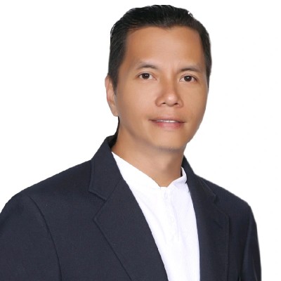 Professional modern headshot of Vincent Inferido